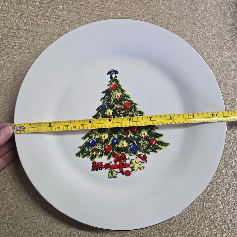 SEA GULL | FOUR  (4) Vintage Christmas Tree Gold-Lined Fine China Dinner Plates - Picture 5 of 5